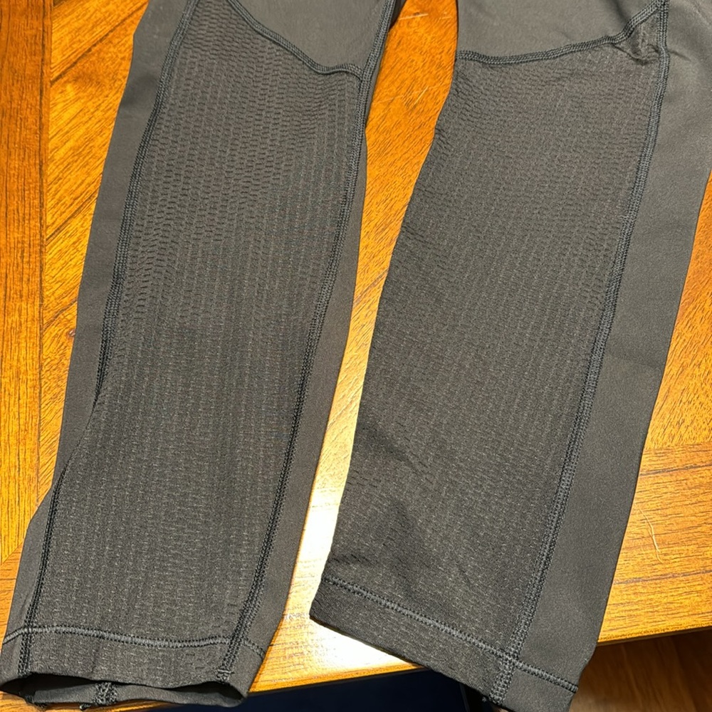 Athleta Capri running tights - Picture 9 of 10